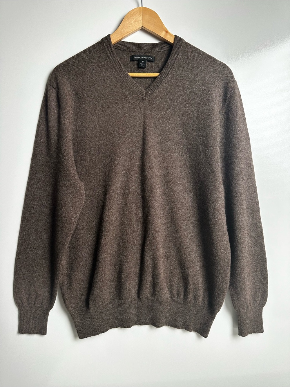 Kenneth Roberts Platinum 100% Cashmere V-Neck Sweater Brown Mens Size M